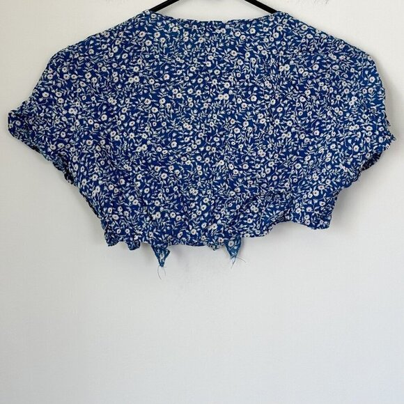 Tie Front Ditsy Floral Top - Size: Small - Picture 5 of 5